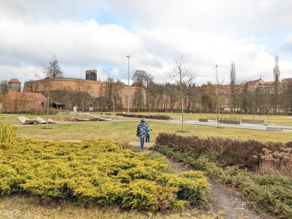 Pikniková louka pod chebským hradem